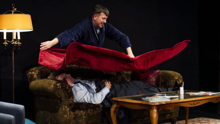 Gdzie sprawiedliwe pół znaczy wszystko… albo nic. O najnowszej premierze spektaklu „Pół na pół” w Teatrze Nowym w Zabrzu